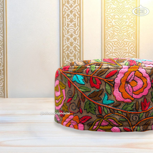 Al Inam Kashmiri Cap ICH-0005-K05 side view – elegant Kashmiri design Muslim prayer topi, detailed floral threadwork, comfortable fit for daily salah & Eid wear.