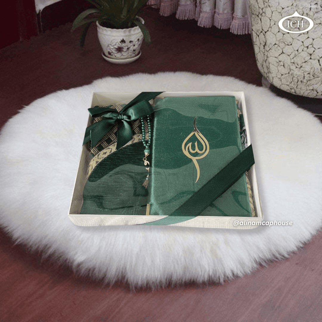 Al Inam Eid Gift Set ICH-0000-E09 – premium Islamic gift bundle including a luxury prayer mat, high-quality tasbih beads and a velvet-covered Yā Sīn book for devotion and celebration.