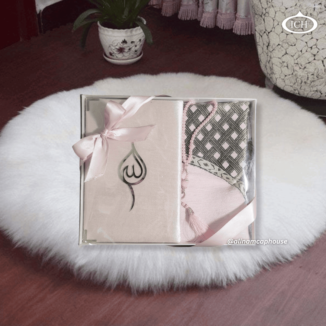 Al Inam Eid Gift Set ICH-0000-E13 – deluxe Islamic worship bundle featuring a luxurious prayer mat, elegant tasbih beads and velvet-covered Yā Sīn book for meaningful devotion.