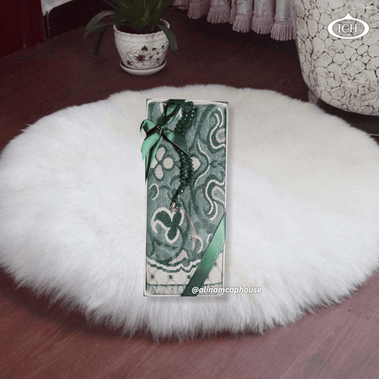 Al Inam Eid Gift Set ICH-0000-E14 – deluxe Islamic prayer mat paired with matching Tasbih beads in elegant design, ideal for Eid gifting and devotion.