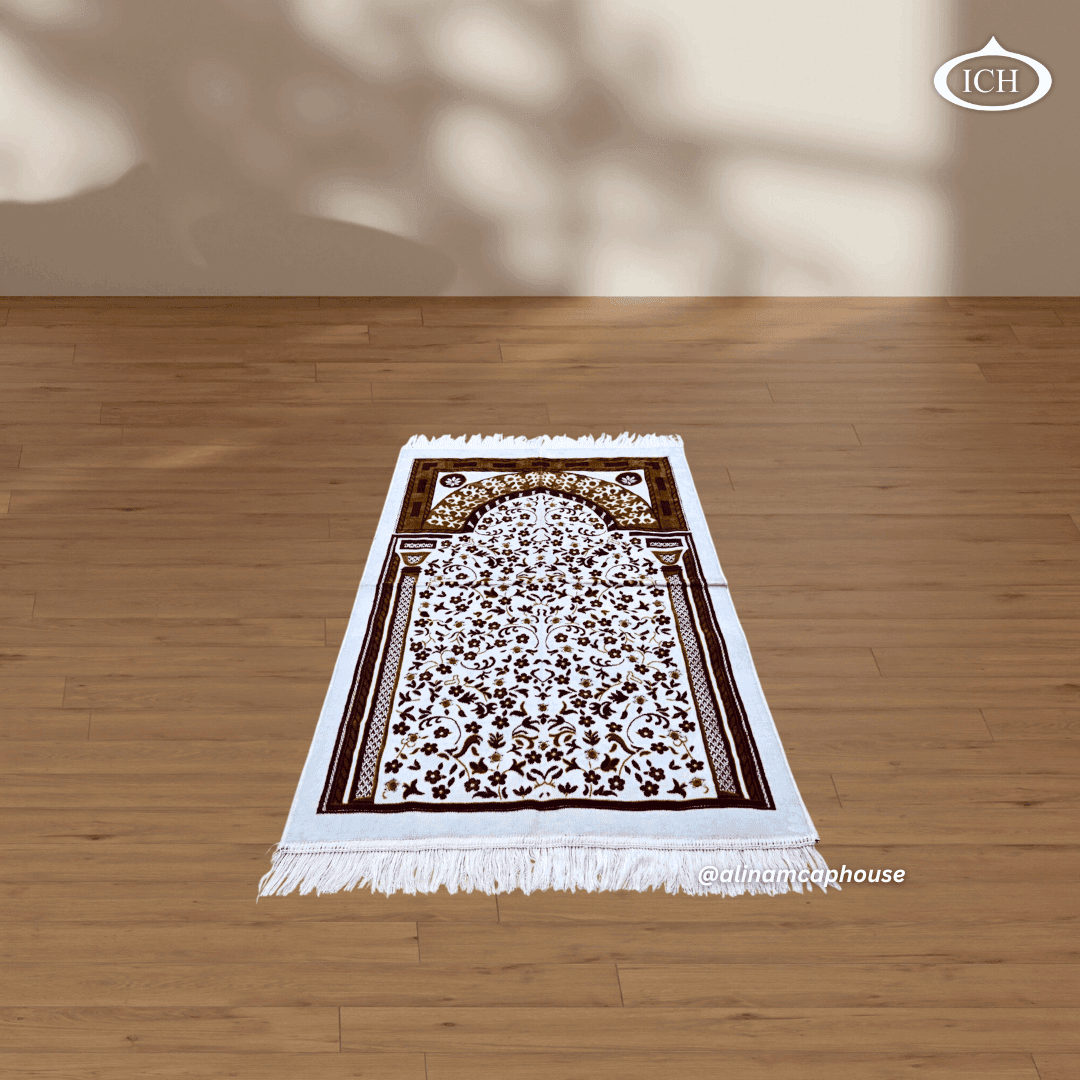 Al Inam Janamaz ICH-0000-P14 – High-quality Muslim prayer mat with cushioned surface to enhance comfort and spiritual focus during namaz.