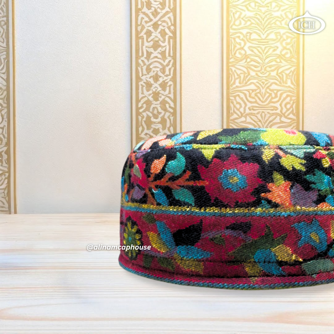 Al Inam Kashmiri Cap ICH-0001-K03 side view – elegant Kashmiri-style Muslim prayer topi, detailed floral threadwork, comfortable fit for salah, Eid aur Ramadan look.