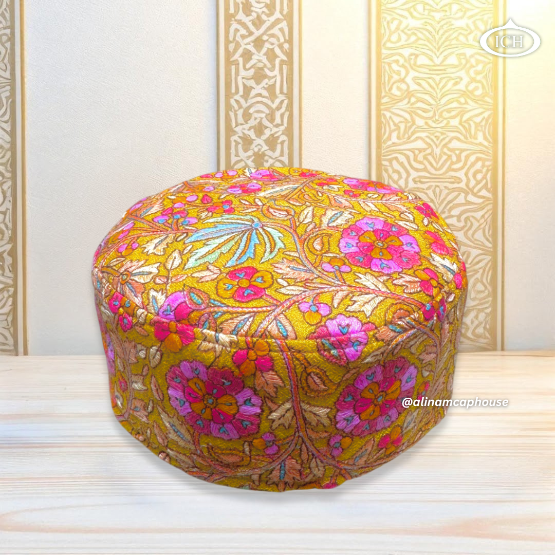 AL INAM Kashmiri Topi ICH-0008-K05 top view – beautifully crafted Islamic cap showcasing traditional Kashmiri motifs and premium finishing, luxury namaz cap from New Delhi.