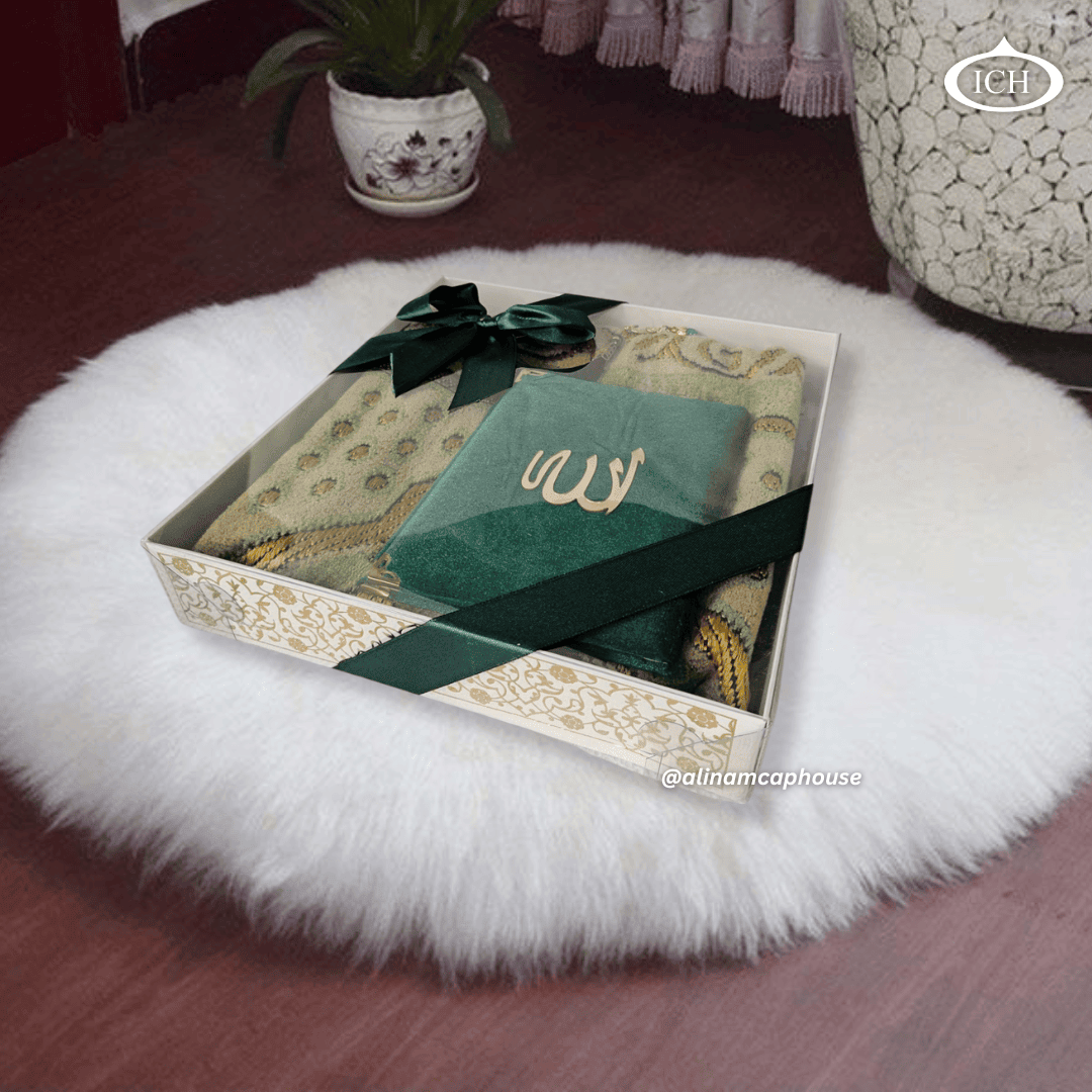 Al Inam Luxury Eid Gift Box (ICH-0000-E03) – Elegant design, crafted prayer mat and smooth tasbih beads ideal for Muslim gifting on Eid.