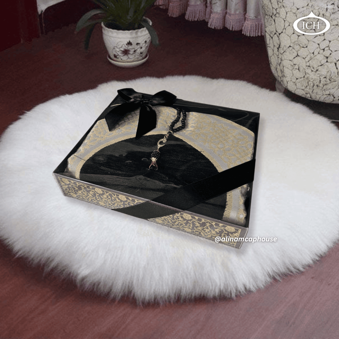 Luxury Islamic Eid Gift Box by Al Inam (ICH-0000-E08) – features soft cushioned prayer rug and high-quality misbaha for Muslim devotion and special occasions.