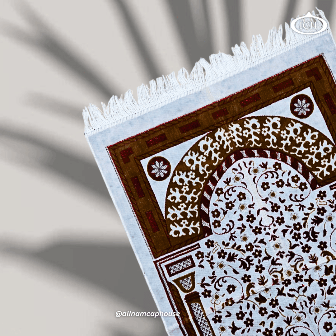 Al Inam Muslim Prayer Mat ICH-0000-P14 – Premium Islamic janamaz with soft fabric and intricate design for daily salah and sujood.