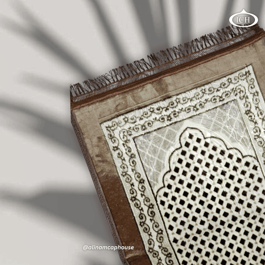 Al Inam prayer mat P06 top view, full layout of the prayer rug, intricate design visible, Islamic prayer mat surface