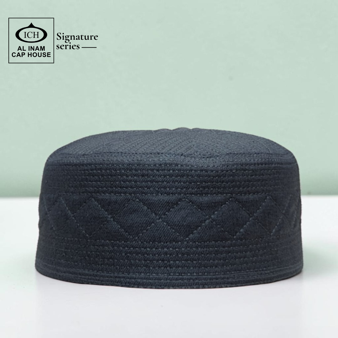 Front elegant view of AL INAM Islamic Prayer Cap ICH-0001-A07 crafted with premium soft breathable fabric, classic kufi skull cap design for Muslim men, lightweight and comfortable for namaz, Jummah prayer, Eid and daily wear.